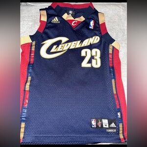 Boys Medium Lebron James Jersey..Adidas, Throwback, Vintage, Cleveland Cavaliers